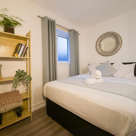 Plenty Of Parking Available; 3 Bedroom Apartment By Property Promise Cardiff Eksteriør billede