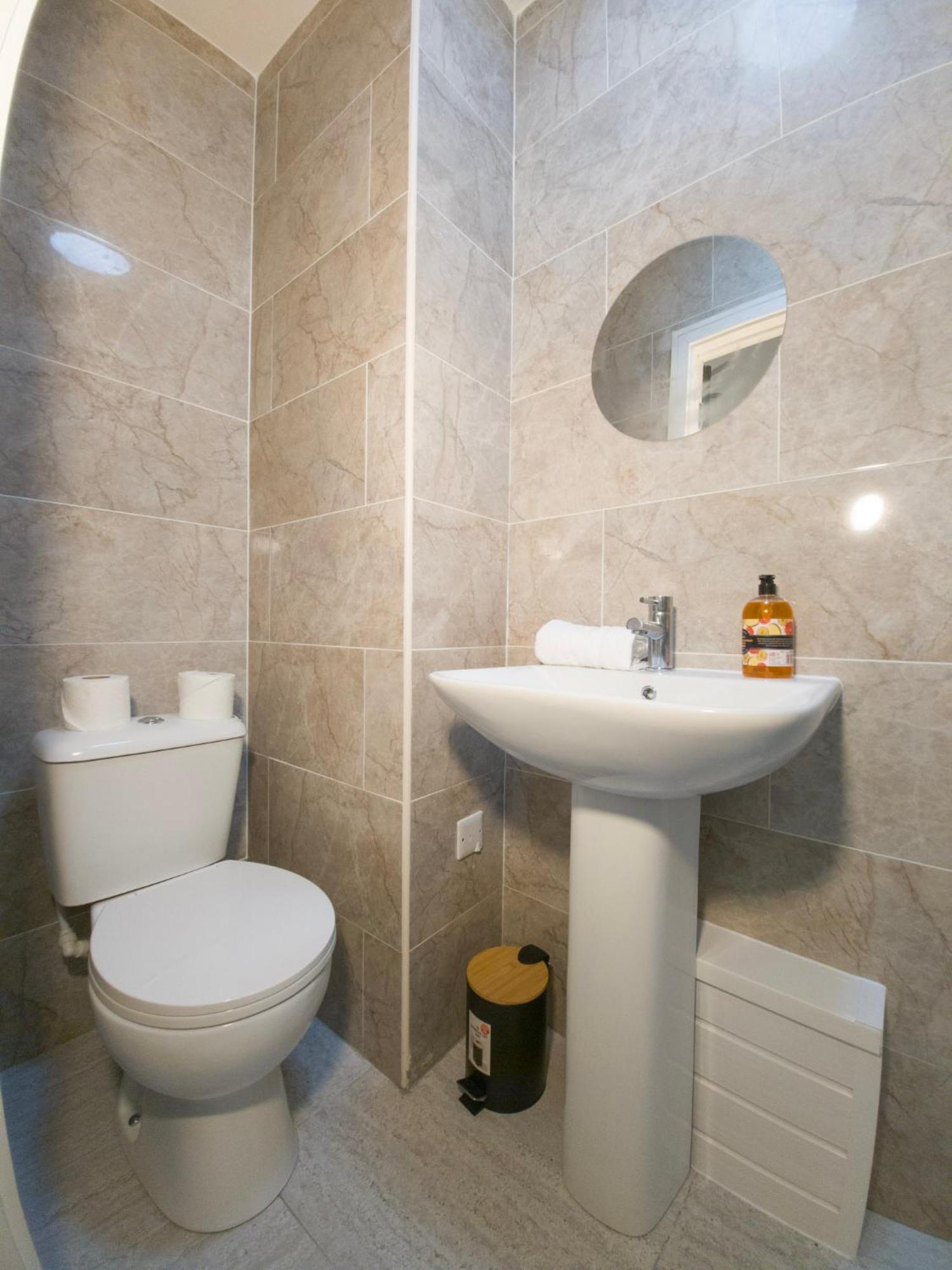 Plenty Of Parking Available; 3 Bedroom Apartment By Property Promise Cardiff Eksteriør billede