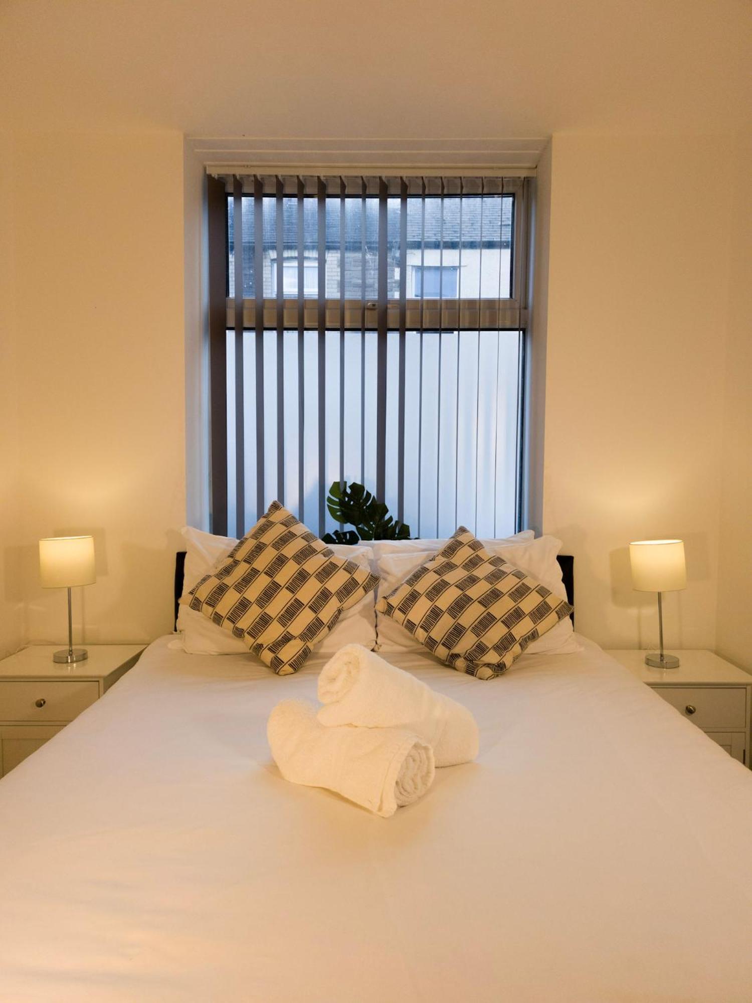 Plenty Of Parking Available; 3 Bedroom Apartment By Property Promise Cardiff Eksteriør billede