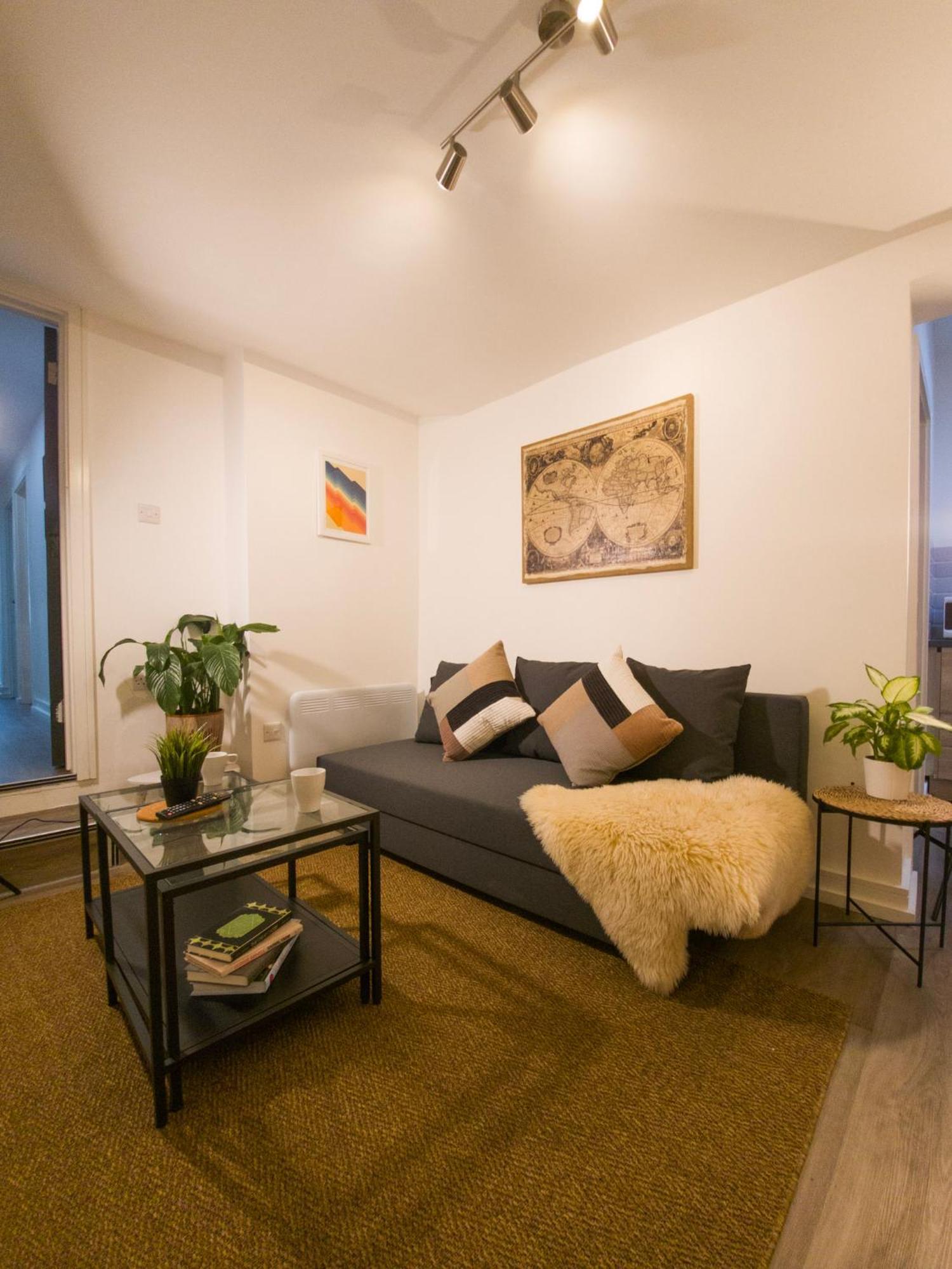 Plenty Of Parking Available; 3 Bedroom Apartment By Property Promise Cardiff Eksteriør billede