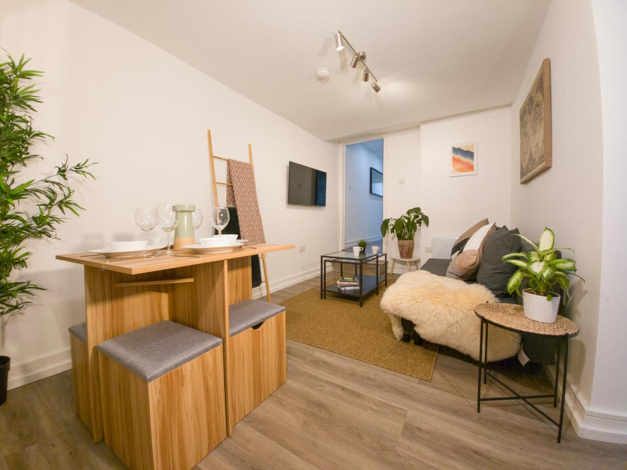 Plenty Of Parking Available; 3 Bedroom Apartment By Property Promise Cardiff Eksteriør billede