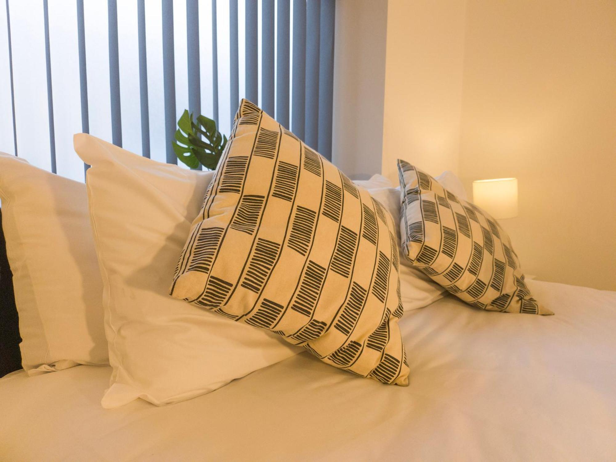 Plenty Of Parking Available; 3 Bedroom Apartment By Property Promise Cardiff Eksteriør billede