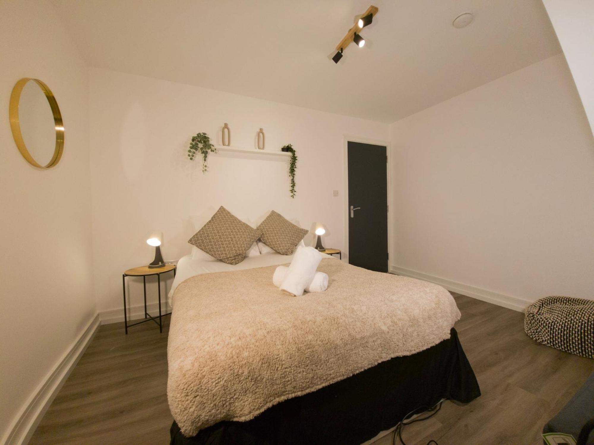 Plenty Of Parking Available; 3 Bedroom Apartment By Property Promise Cardiff Eksteriør billede